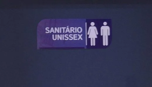 Universidade abre banheiro unissex para público em geral