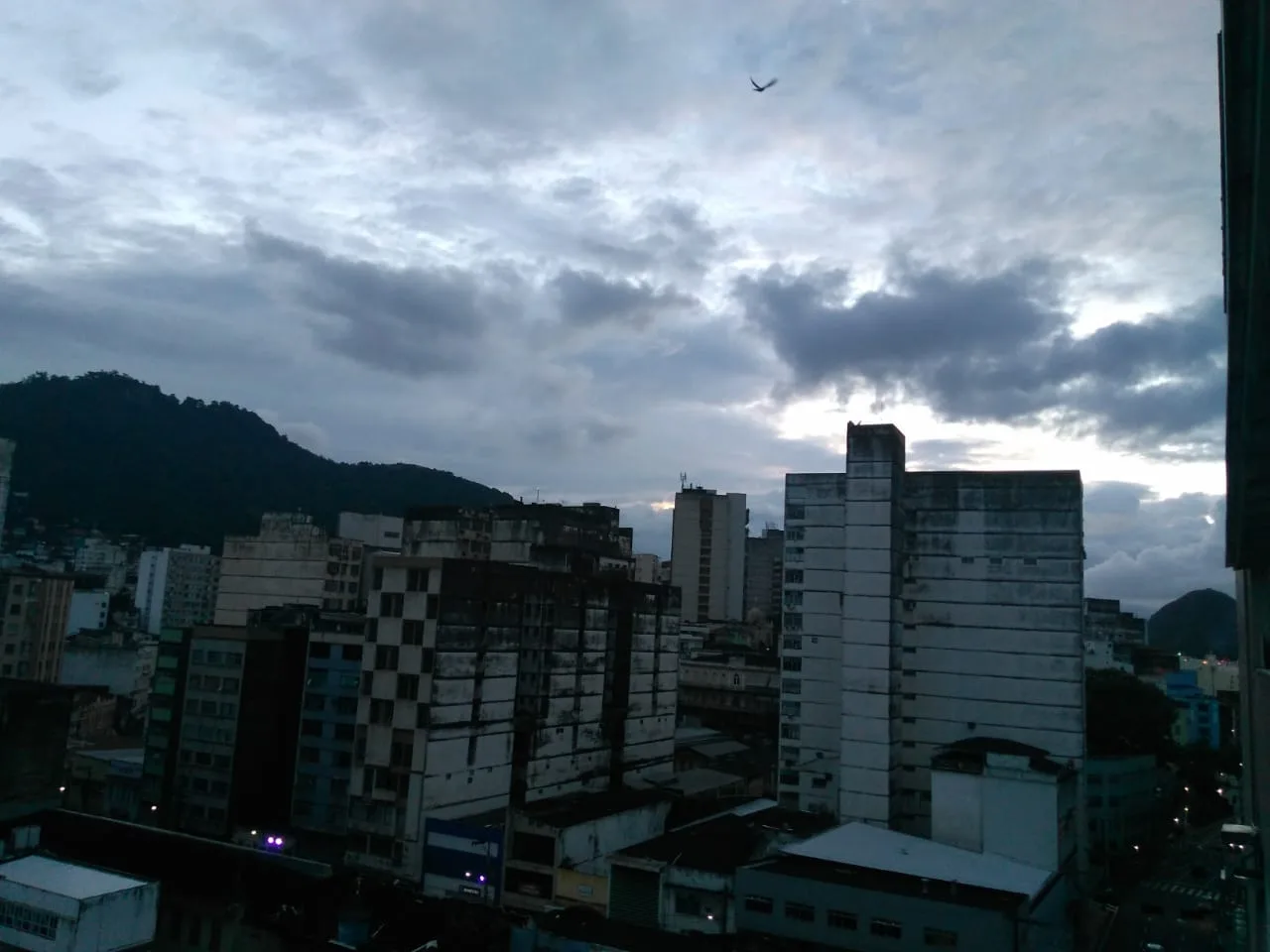 Sol ou chuva? Saiba como ficará o tempo durante o feriadão no ES