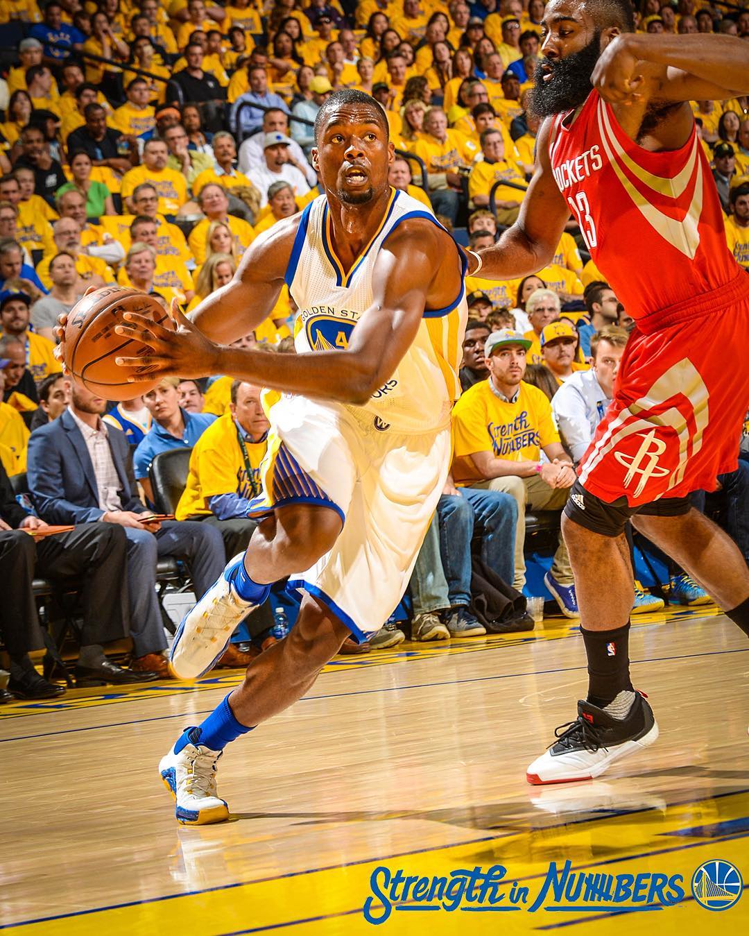 Sem Curry, Warriors vence Rockets e abre 2 a 0 nos playoffs da NBA