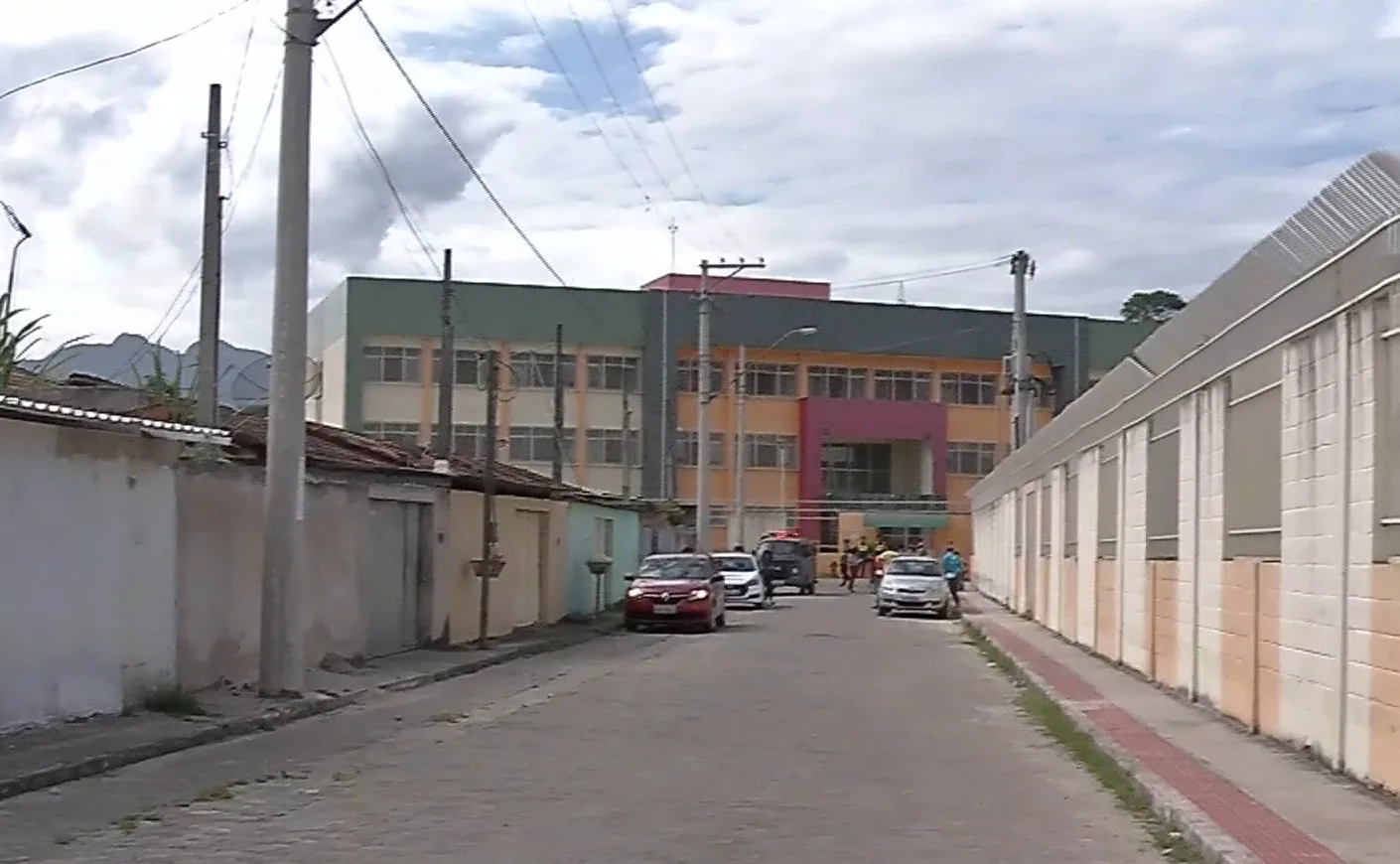 Policiamento permanece intenso em Central Carapina, na Serra