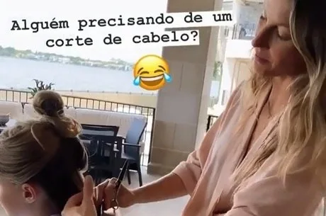 Gisele Bündchen vira 'cabeleireira'  na quarentena e faz corte de cabelo na filha