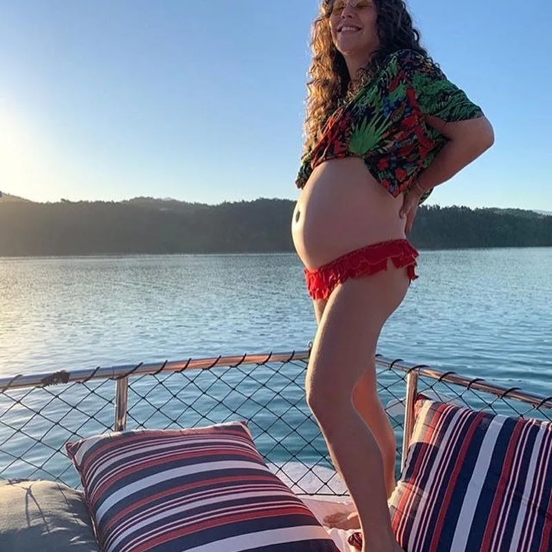 Narcisa Tamborindeguy comemora gravidez da filha: 'barriga mais linda do mundo!'