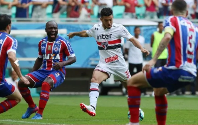 São Paulo perde para o Bahia e termina o 1º turno na zona de rebaixamento