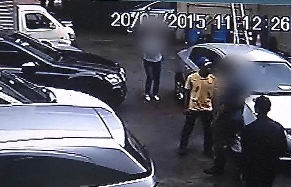 Bandidos invadem oficina, fazem reféns e funcionário é baleado em Vitória