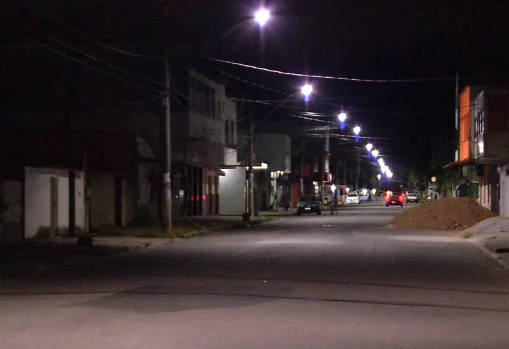 Adolescente de 15 anos é assassinada a tiros no meio da rua na Serra