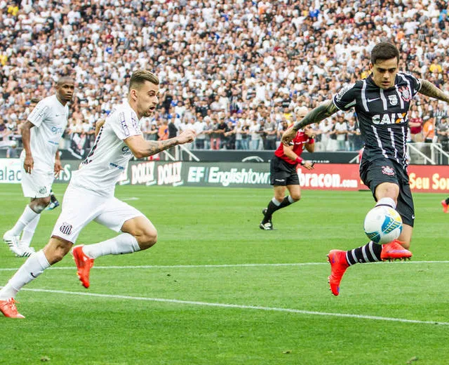 SP – CORINTHIANS X SANTOS / CAMPEONATO PAULISTA – ESPORTES – Fagner durante partida entre Corinthians e Santos, na Arena Corinthians, na zona leste de São Paulo, pela 14a rodada do Campeonato Paulista 2015. 05/04/2015 – Foto: CARLA CARNIEL/FRAME/FRAME/ESTADÃO CONTEÚDO