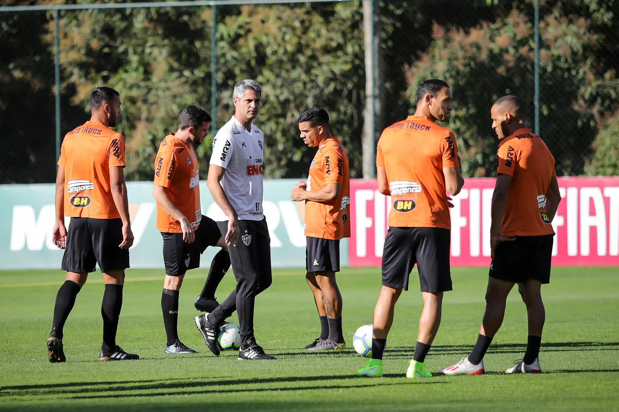 Após preparação longa, técnico espera Atlético-MG com 'intensidade' contra o Flu