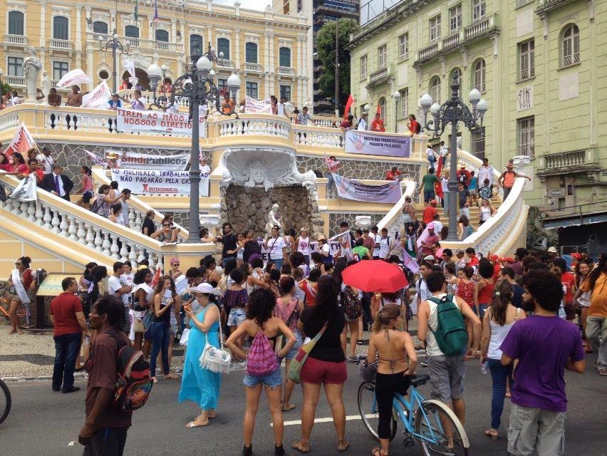 Hartung recebe reivindicações do MST durante encontro com manifestantes