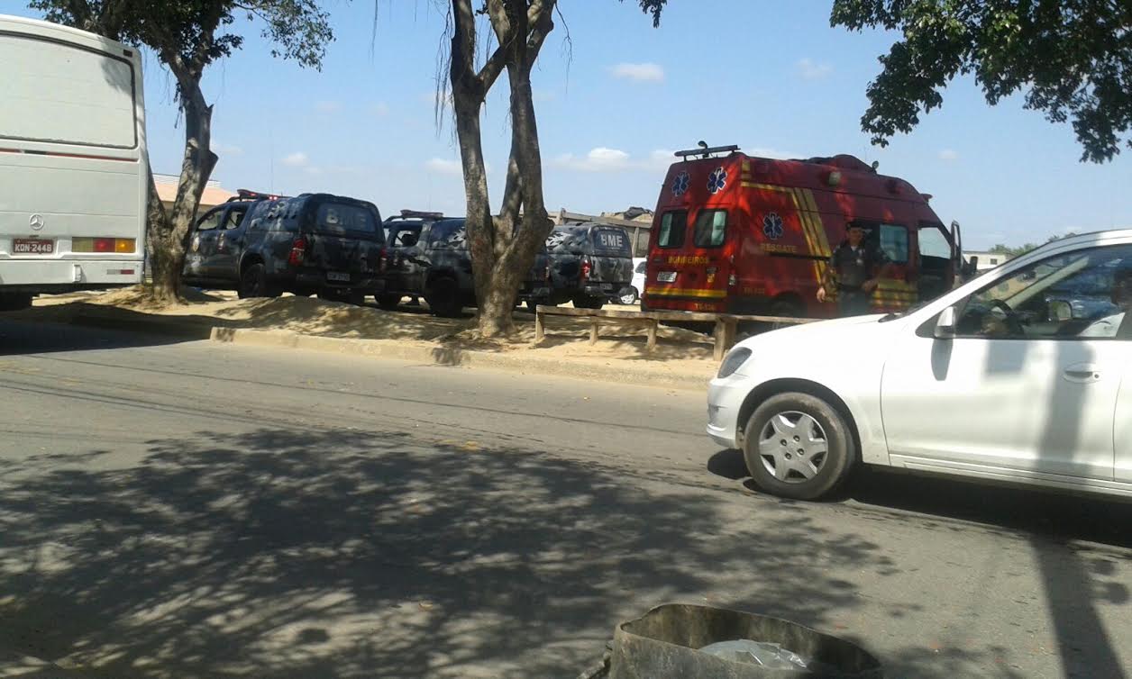 Famílias protestam contra reintegração de posse na Serra