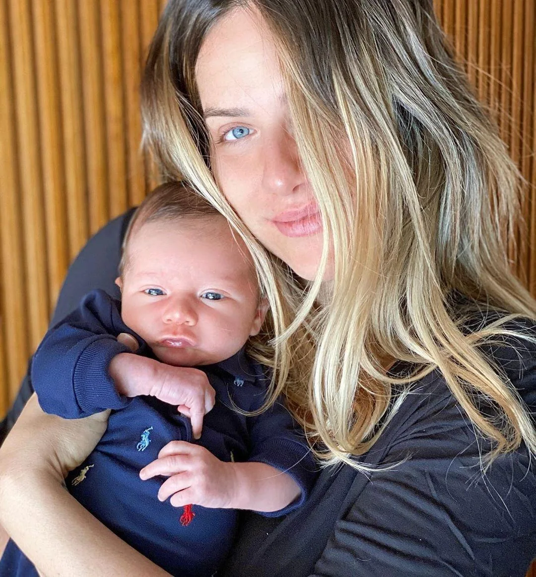 Filho de Giovanna Ewbank completa dois meses de vida com festinha fofa