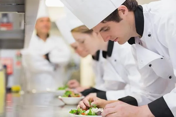 Gastronomia na TV estimula mercado e busca por cursos. Descubra como se tornar um chef!