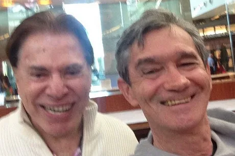 Serginho Groisman faz selfie com Silvio Santos