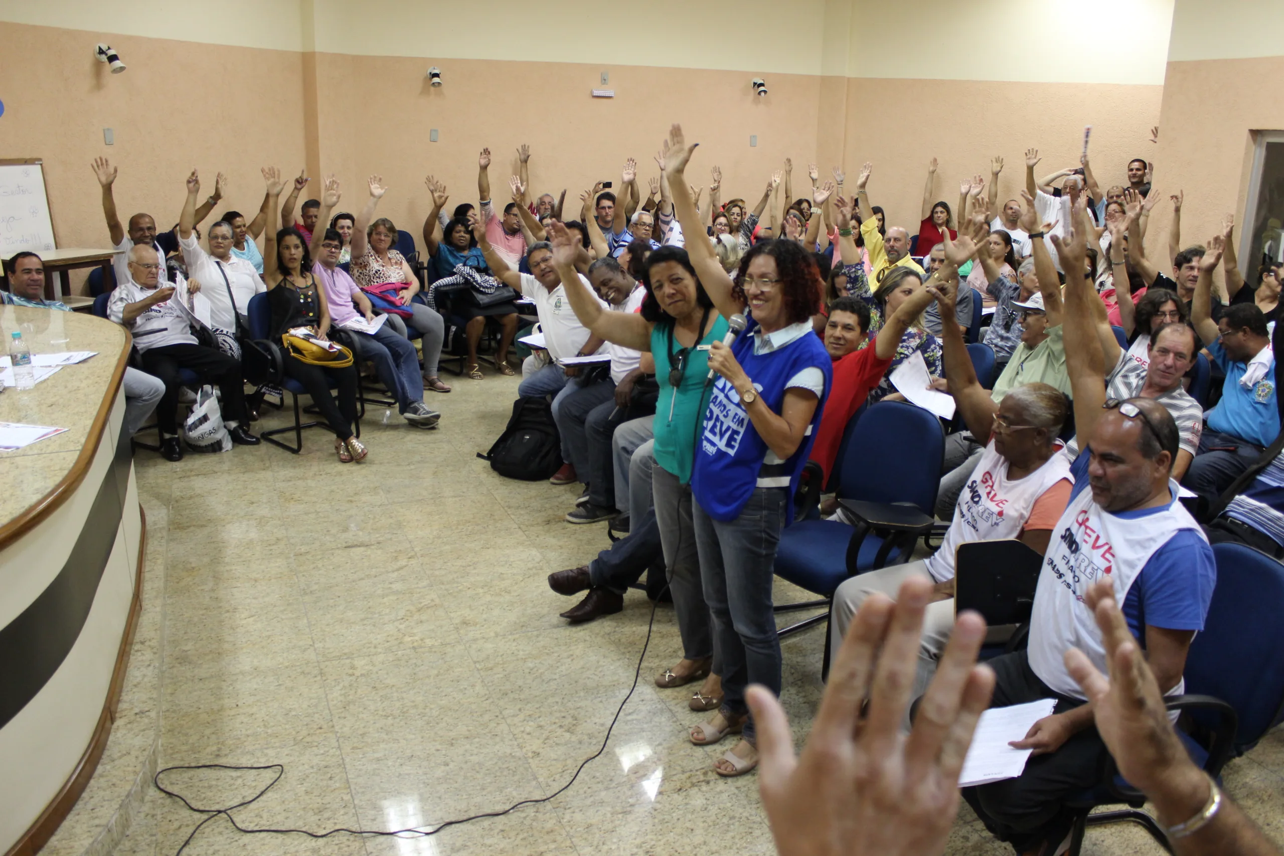 Servidores do INSS decidem manter greve no Estado e vão pressionar bancada