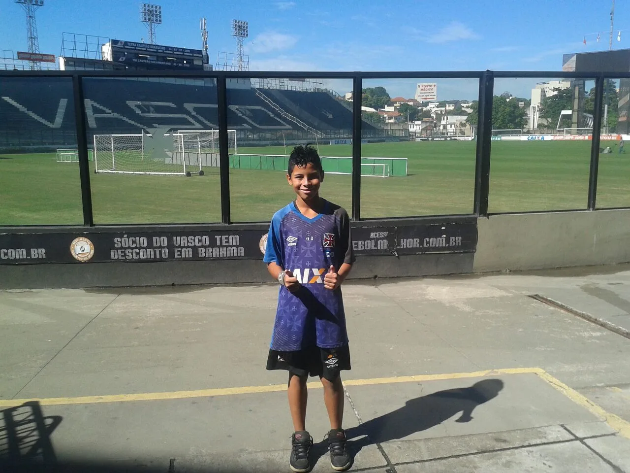 Atleta de escolinha de Cachoeiro de Itapemirim assina contrato com o Vasco da Gama