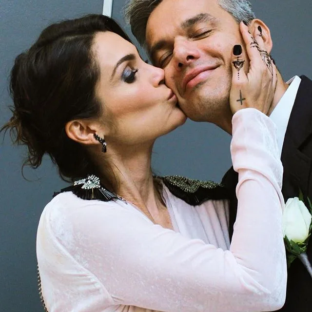 Após perderem alianças de casamento, Flávia Alessandra e Otaviano Costa decidem fazer tatuagem igual para simbolizar a união