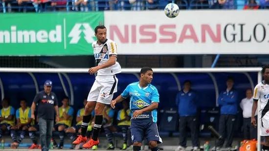 Vasco sai na frente, mas sofre empate do Avaí no fim e segue em penúltimo