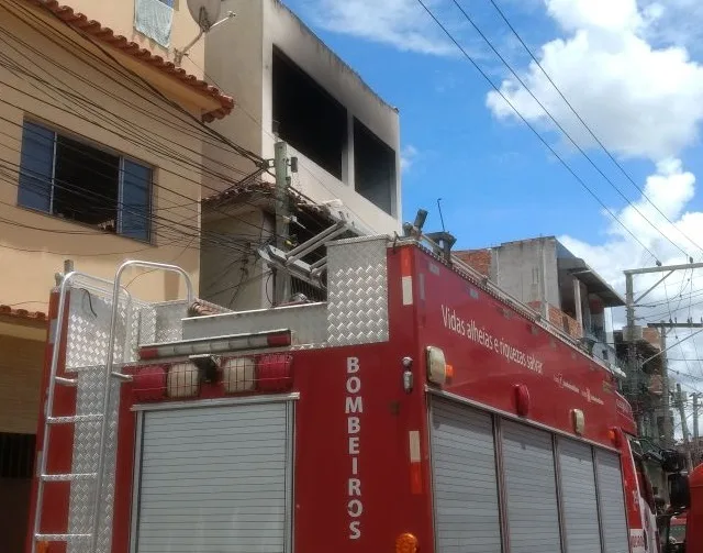Criança morre e outra fica ferida após incêndio em residência em Vila Velha