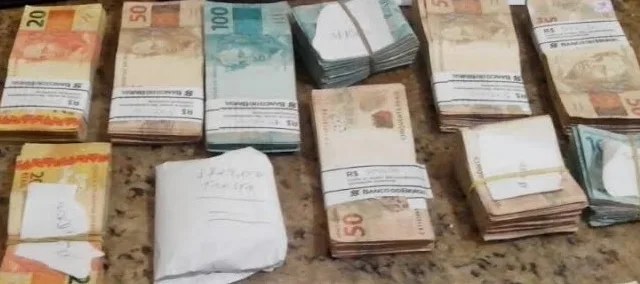 Bandidos roubam mais de R$ 50 mil em agência dos Correios em Colatina