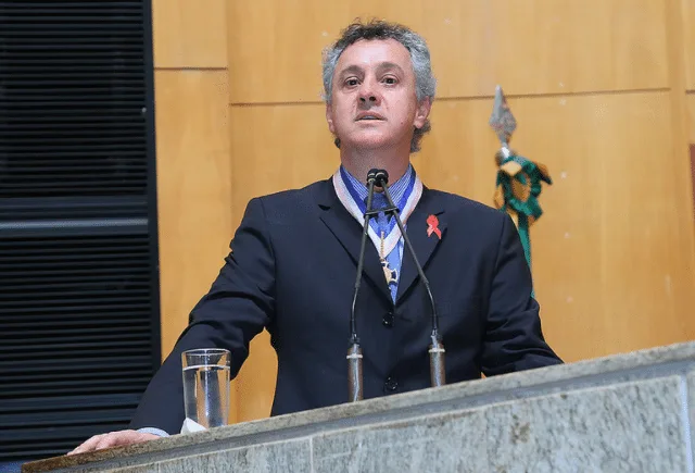 Desembargador recebe Comenda Domingos Martins e fala de corrupção