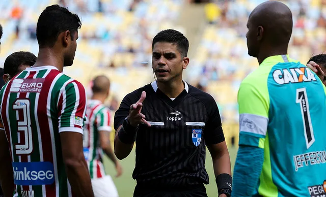 Fluminense e Botafogo decidem Taça Rio e quem jogará pelo empate na semi do Carioca