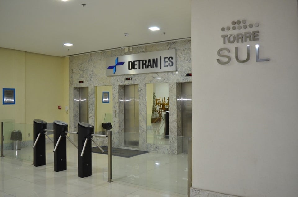 Deputada denuncia licitação do Detran ao STJ