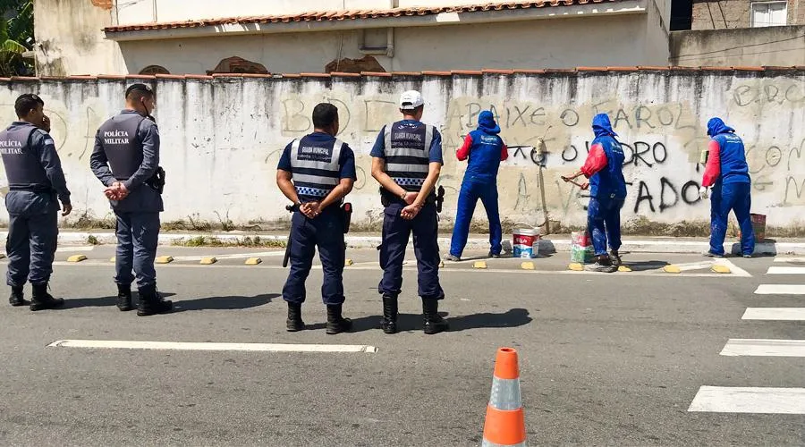 Mensagens com ameaças aos moradores são apagadas dos muros de Vila Velha