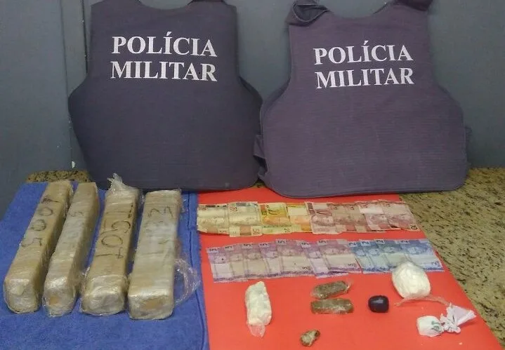 Quatro quilos de maconha são apreendidos em bairros de Cachoeiro