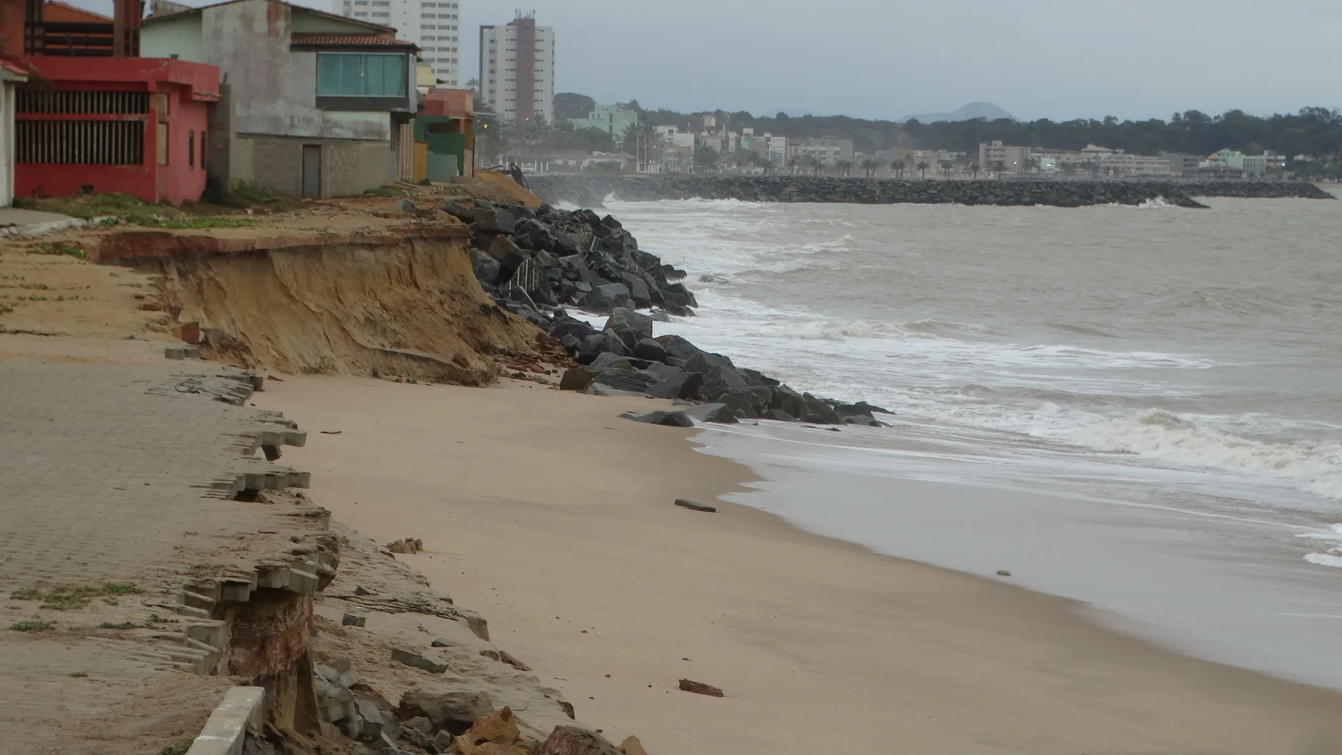 Tribunal de Contas revoga medida cautelar e obras na orla de Marataízes serão retomadas