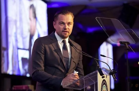 Leonardo DiCaprio devolve Oscar de Marlon Brando em investigação de lavagem de dinheiro