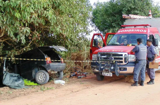 Suspeitos de assassinar adolescente em Linhares sofrem acidente e um deles morre