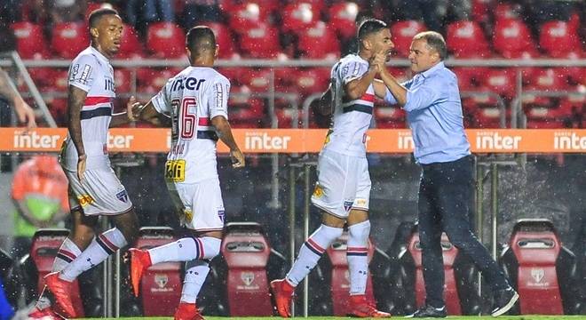 Tréllez alerta São Paulo para Sul-Americana: 'O importante é não tomar gol lá'