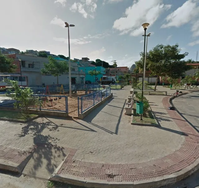 Jovem é morto com mais de 13 tiros na frente do pai na Serra