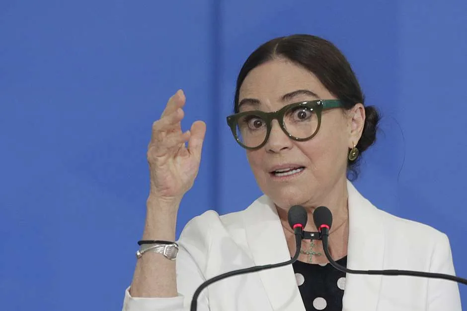 Instagram sinaliza como “fake news” post de Regina Duarte sobre o RS