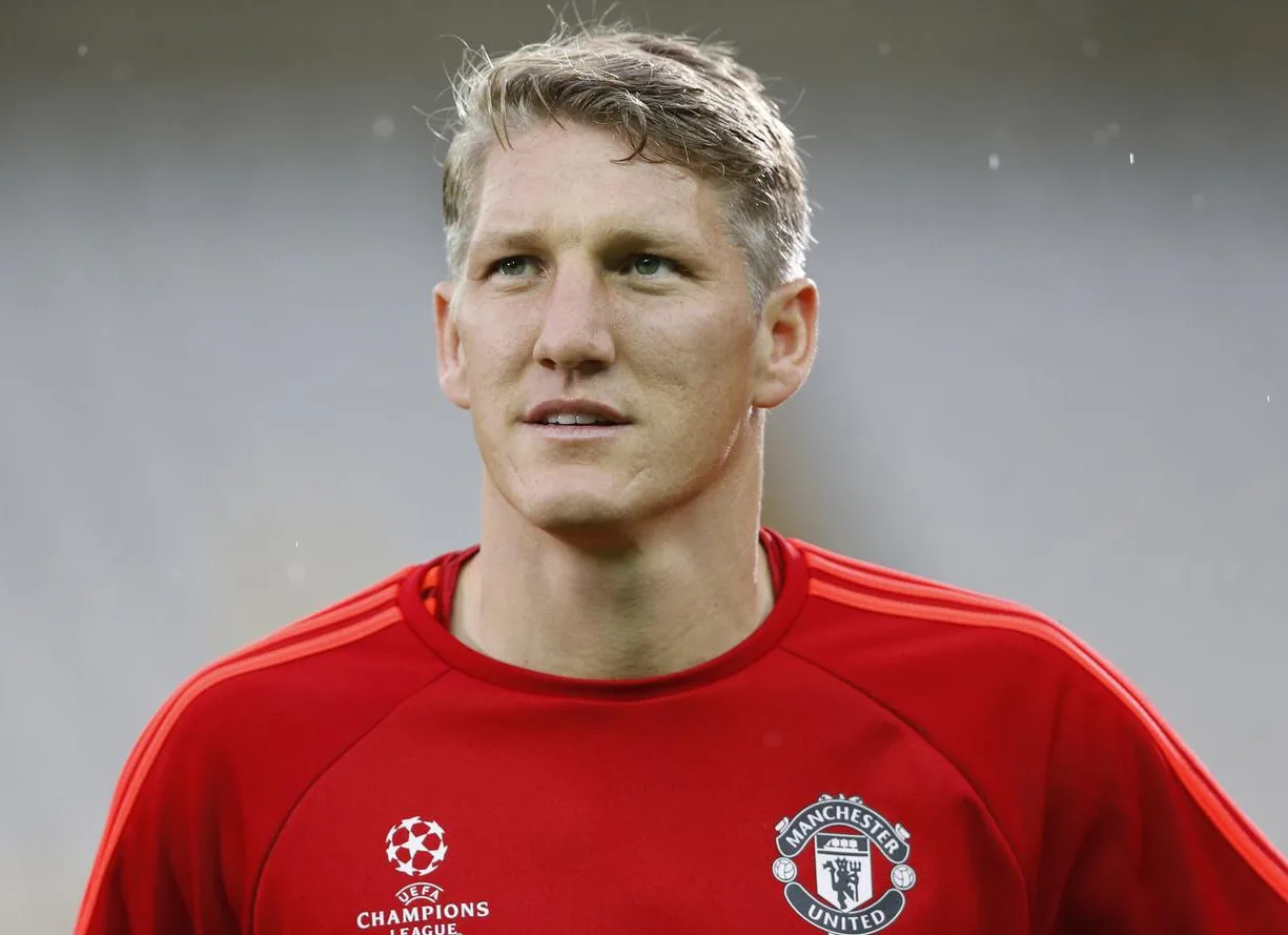 Sem espaço no United, Schweinsteiger descarta defender outro time da Europa