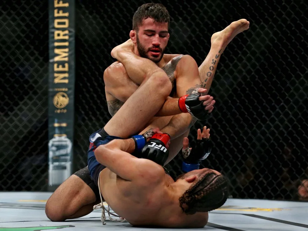 Capixaba vence prêmio de Luta da Noite no UFC Norfolk: 'bom ter o trabalho reconhecido'