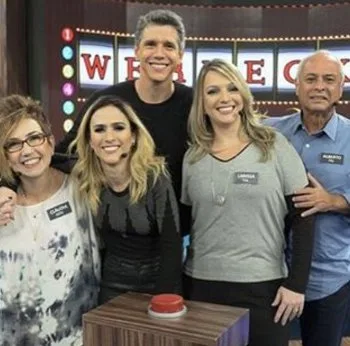 Tatá Werneck dá cantada em Márcio Garcia durante programa