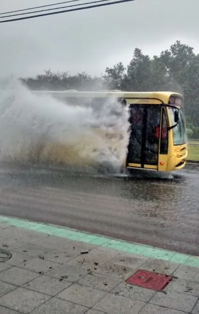 Chuva no ES: Seis linhas do Transcol ainda afetadas com alagamentos na Grande Vitória