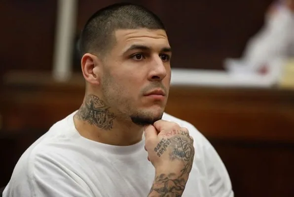 Ex-jogador do Patriots na NFL, Aaron Hernandez é encontrado morto na prisão