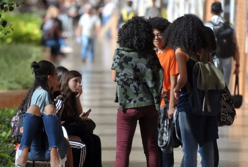 Quase um quarto dos estudantes diz ter sofrido bullying de colegas, aponta IBGE