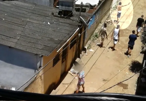 Foto de criminosos armados e suposto toque de recolher assusta moradores de Vila Velha