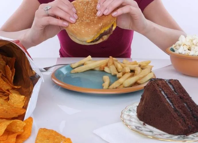 Sindemia: 'obesidade, desnutrição e mudanças climáticas fazem Brasil retroceder', diz especialista