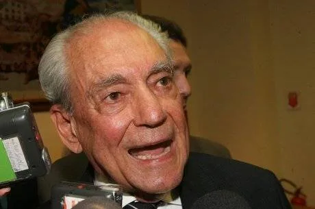 Morre aos 91 anos o ex-governador da Bahia e ex-ministro da Defesa Waldir Pires