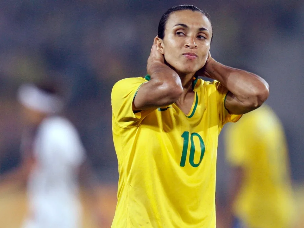 Após ficar fora do Pan, Marta volta à seleção para amistoso com a França