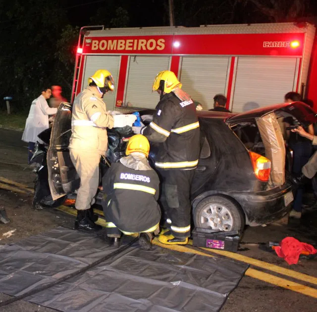 Briga de casal pode ter motivado acidente que matou duas pessoas na Rodovia do Sol