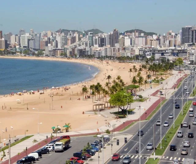 Avenida Dante Michelini e Praia de Camburi