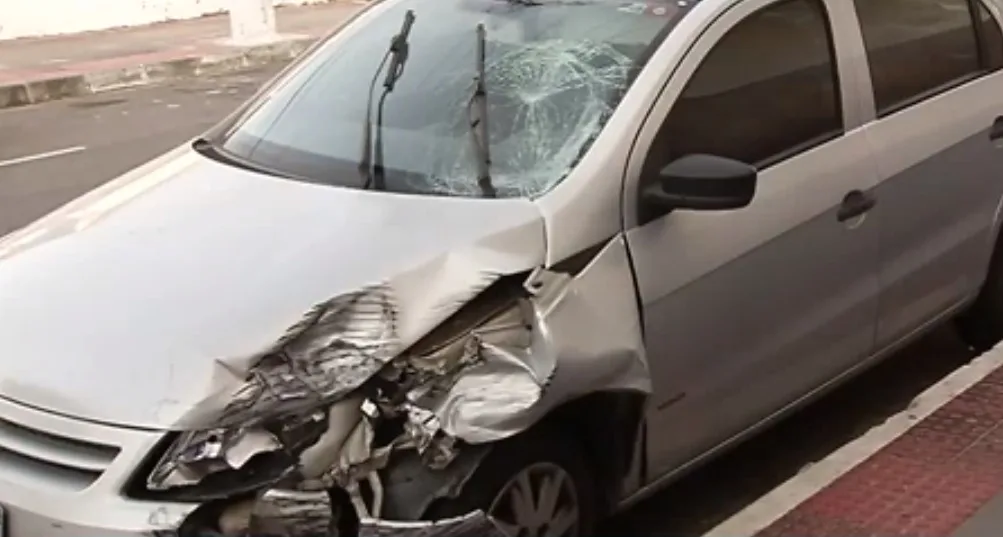 Suspeito rouba celular de professora e é atropelado pelo filho da vítima em Vila Velha