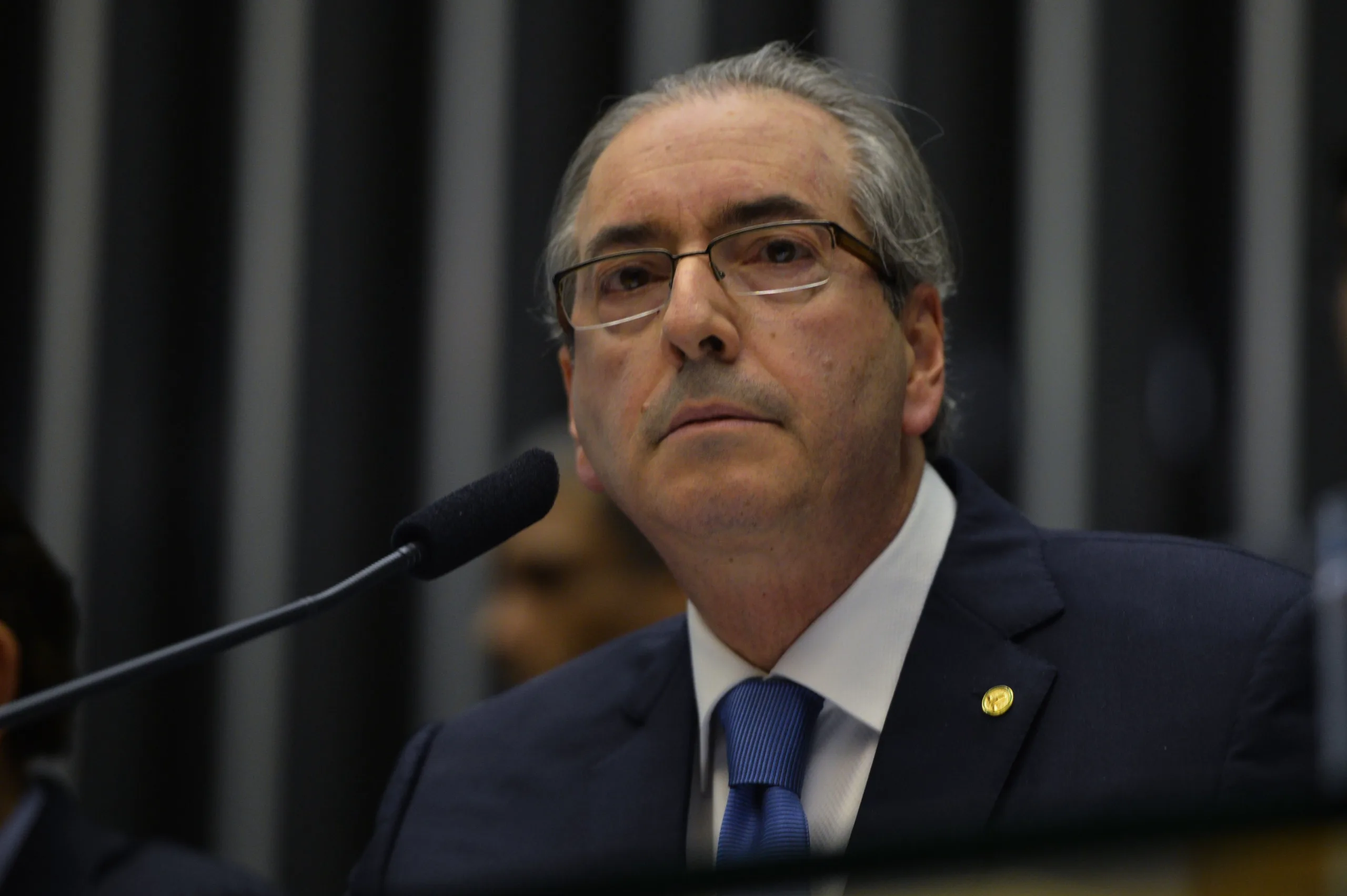 Presidente da Câmara, Eduardo Cunha, em sessão plenária destinada a apreciar e votar em 2º turno proposta de emenda à Constituição que reduz a maioridade penal de 18 para 16 anos (Fabio Rodrigues Pozzebom/Agência Brasil)