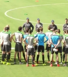 Australianos realizam penúltimo treino antes da Copa