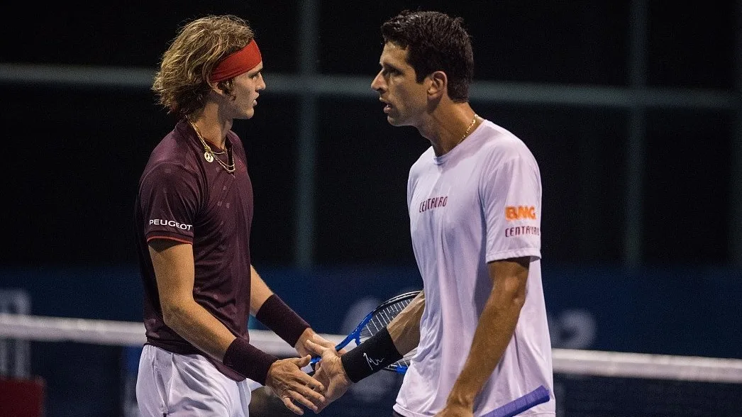 Marcelo Melo e André Sá vencem e se enfrentam nas duplas em Shenzhen