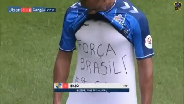 Ex-Corinthians faz homenagem após marcar na Coreia do Sul: 'Força, Brasil!'